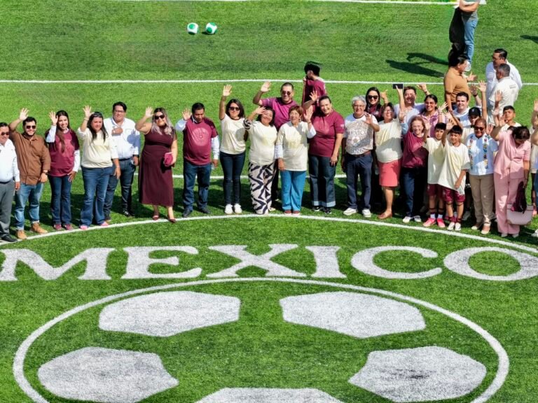 Inaugura Rosa María cancha de futbol 7 del programa Mundial Social 2026